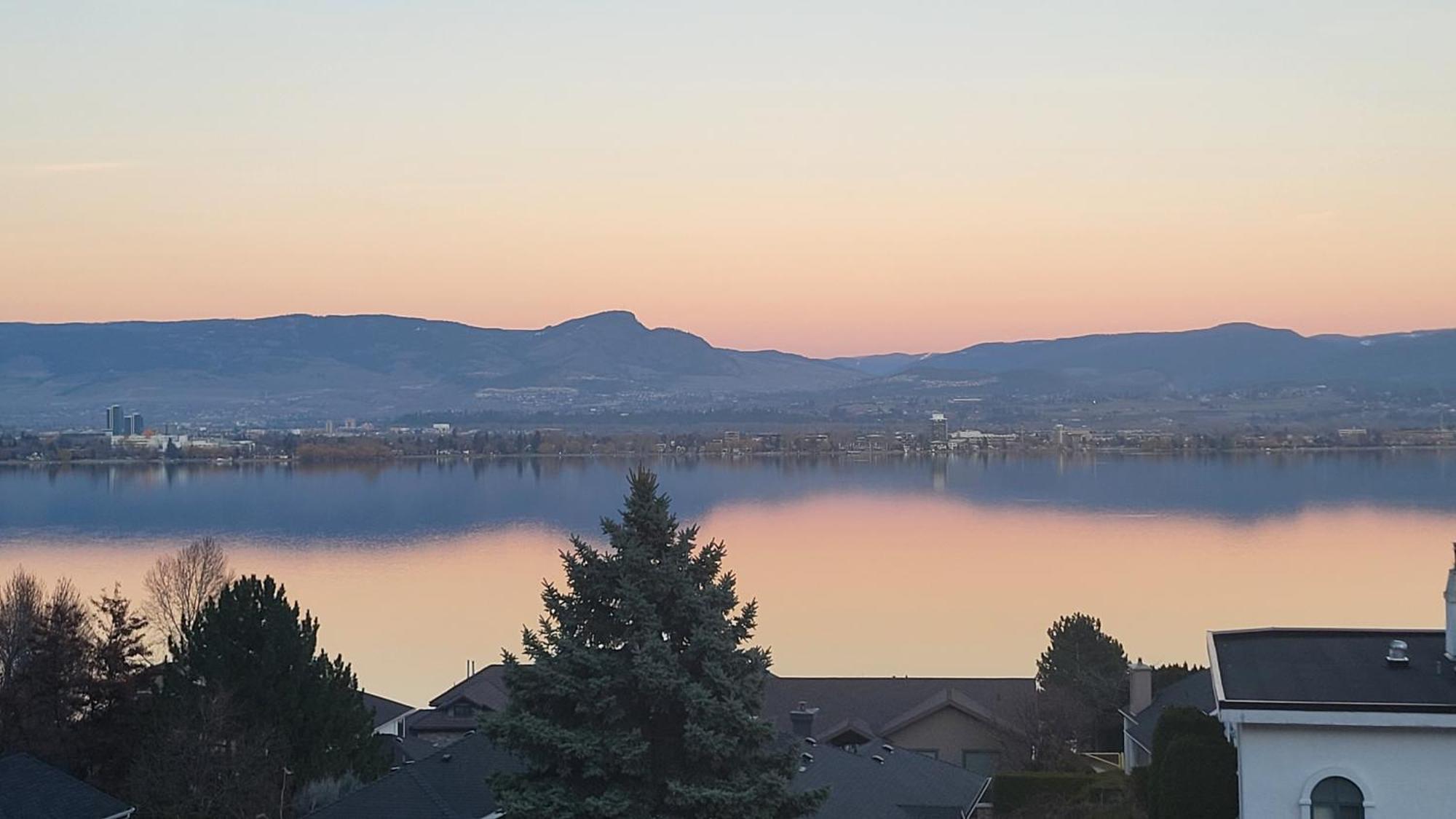 Lakeview Oasis Bed And Breakfast West Kelowna Exteriér fotografie